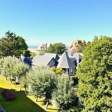 Le Grand Palais - 50m - Vue - Tennis *